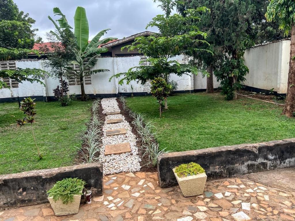 The Lion King Homestay Моши Экстерьер фото